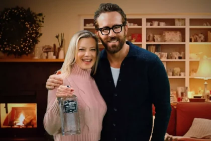 Ryan Reynolds and Amy Smart Share a Just Friends Reunion in New Aviation Gin Commercial