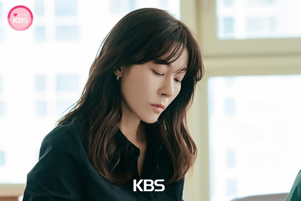 Kim Ha Neul in Let’s Get Grabbed by the Collar