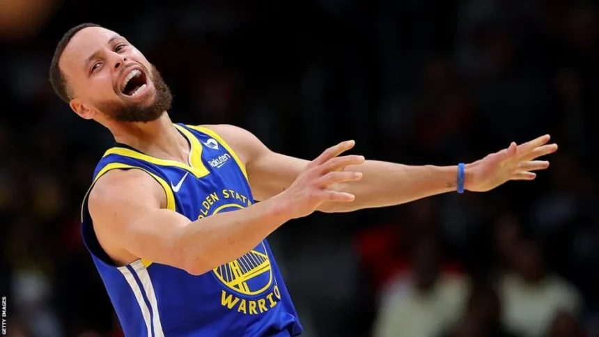 Stephen Curry scored 22 of his 60 points in the fourth period
