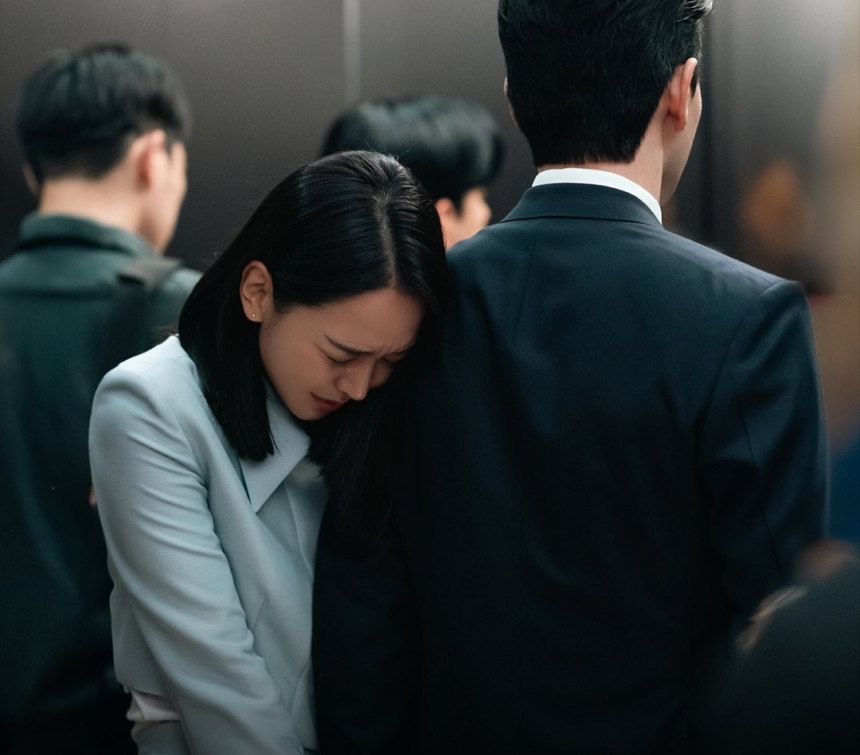 New Stills from “Dear Hyeri” Tease Emotional Moments and Shocking Twists