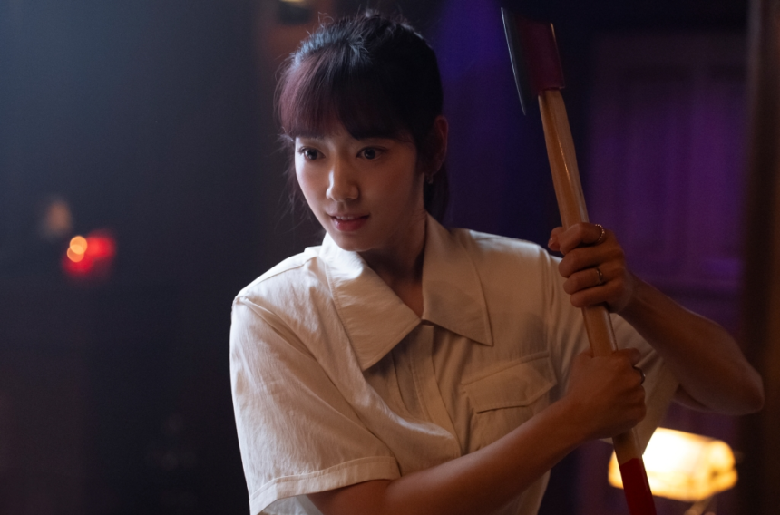 New Stills Released for SBS The Judge From Hell Featuring Park Shin Hye